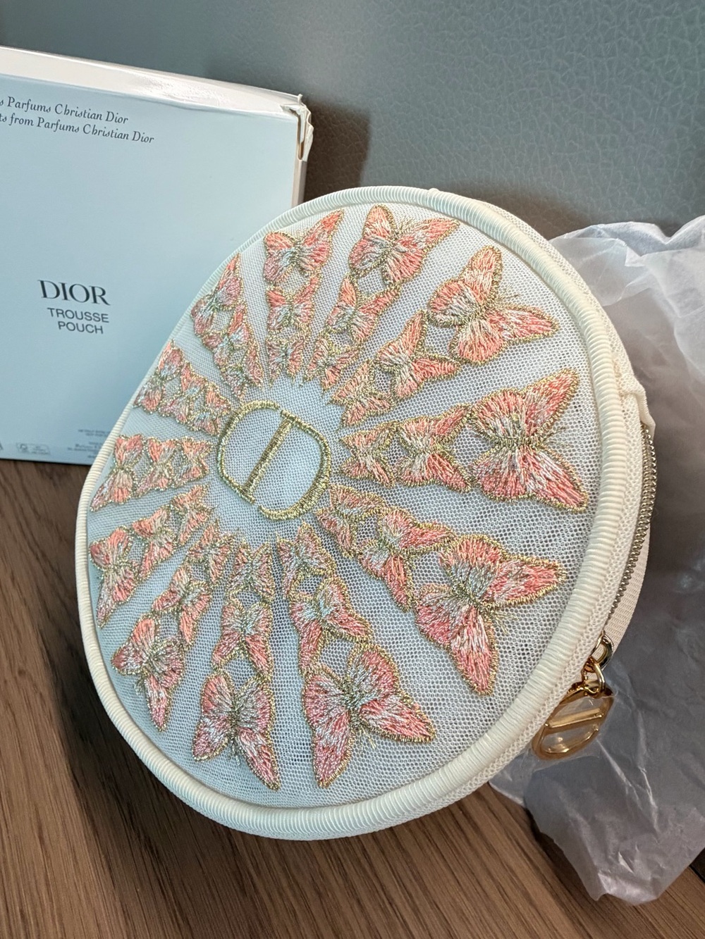 DIOR GWP Beauty 2026 Mother’s Day Embroidered Butterflies Round Pouch - Picture 3 of 6